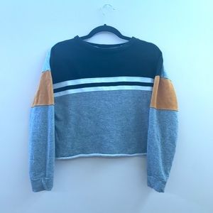 Long sleeve crop top